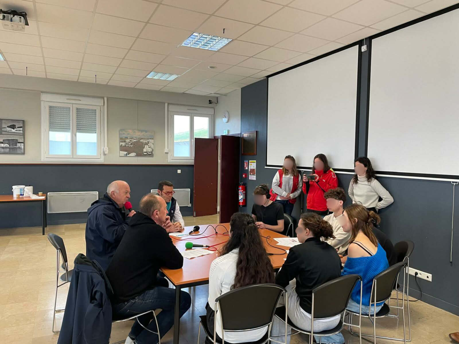 Les lycéens interrogent l'éolien en mer : Pennavel au micro des « Chroniques de la Rade »